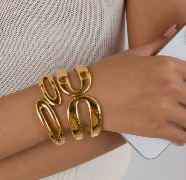 Amani Flow Bangle