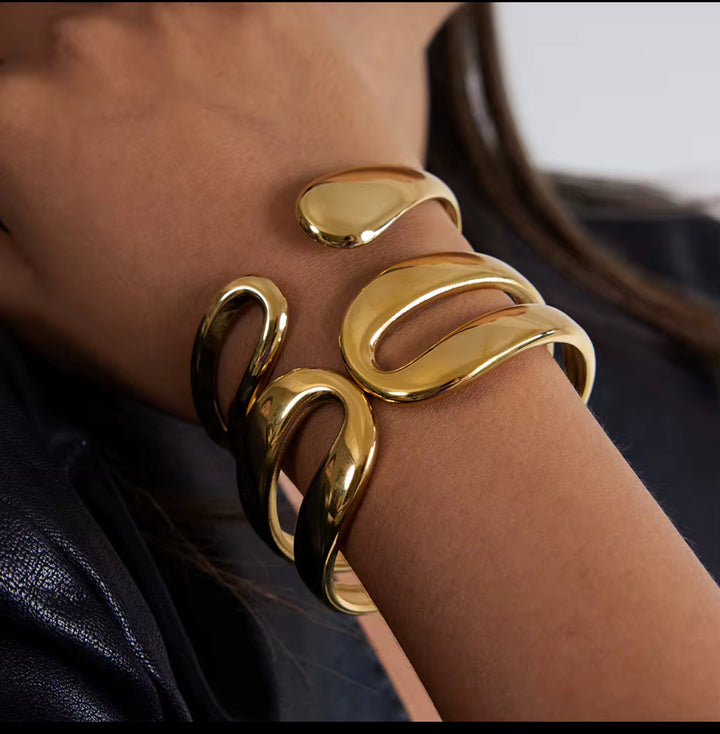 Amani Flow Bangle