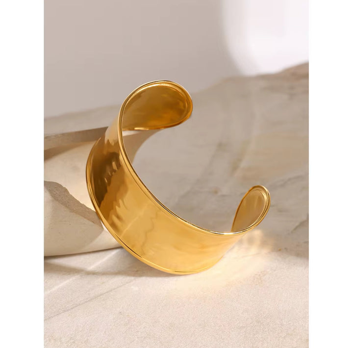 Amara Gold Bangle