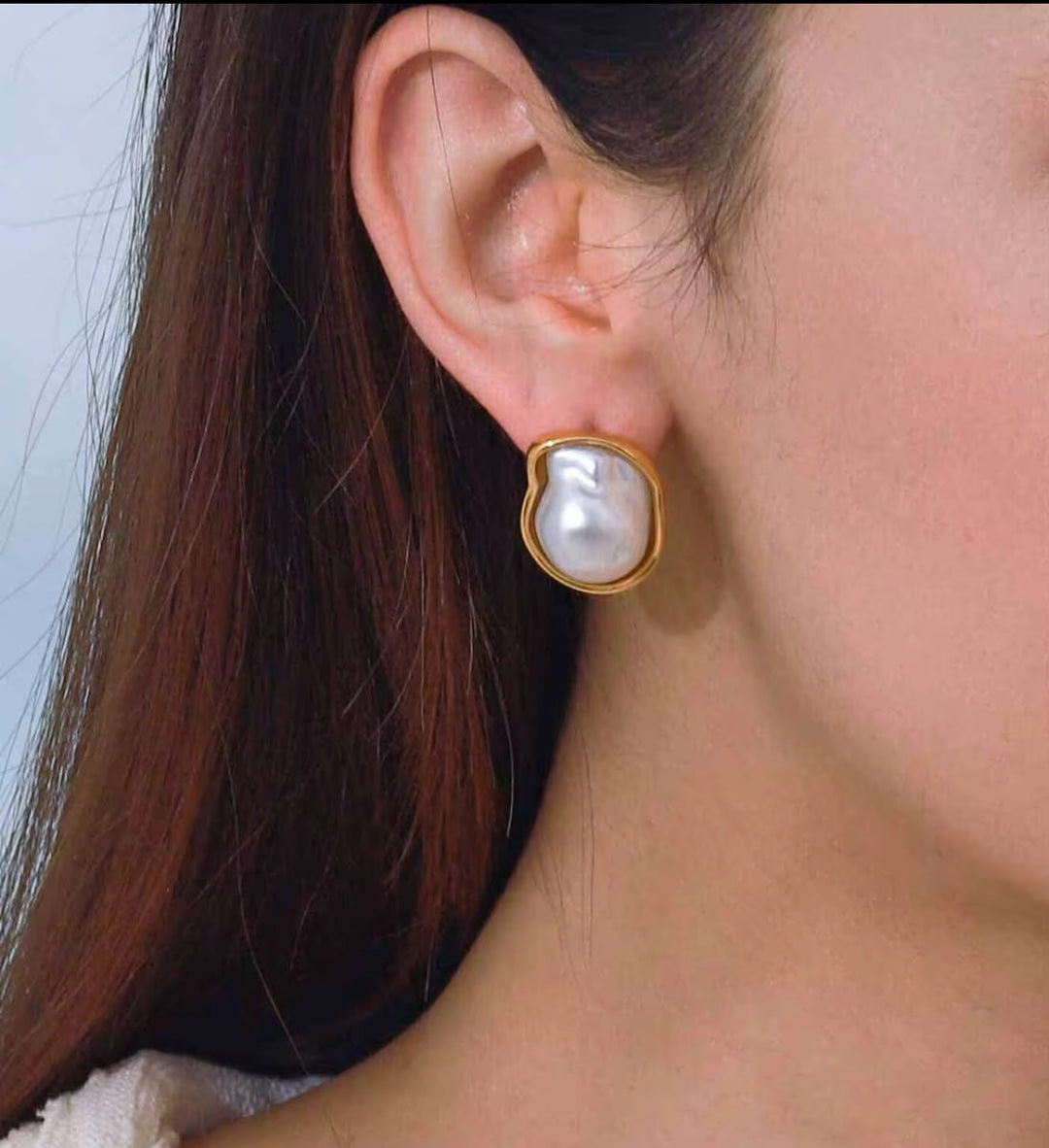 Elira Pearl Stud Earrings