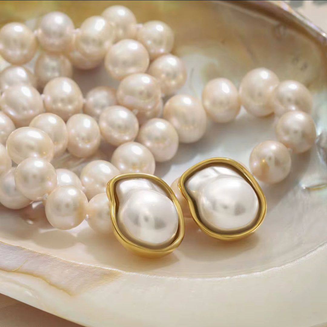 Elira Pearl Stud Earrings