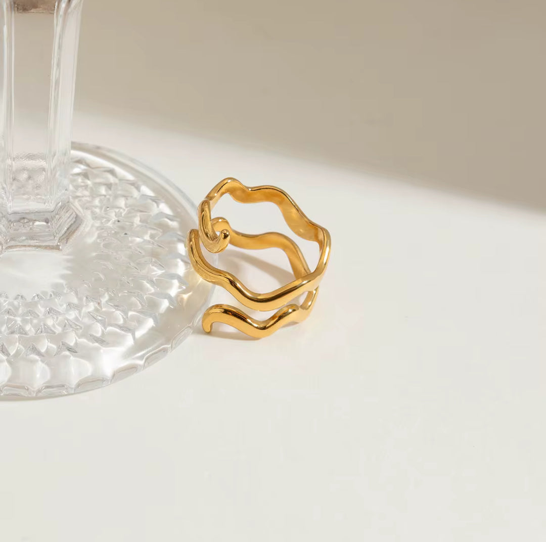 Seri Waveform Ring