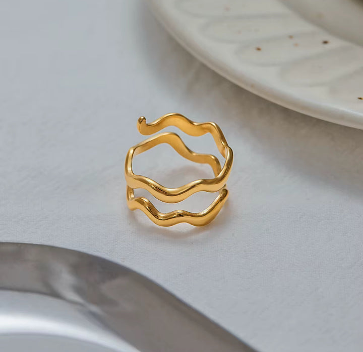 Seri Waveform Ring