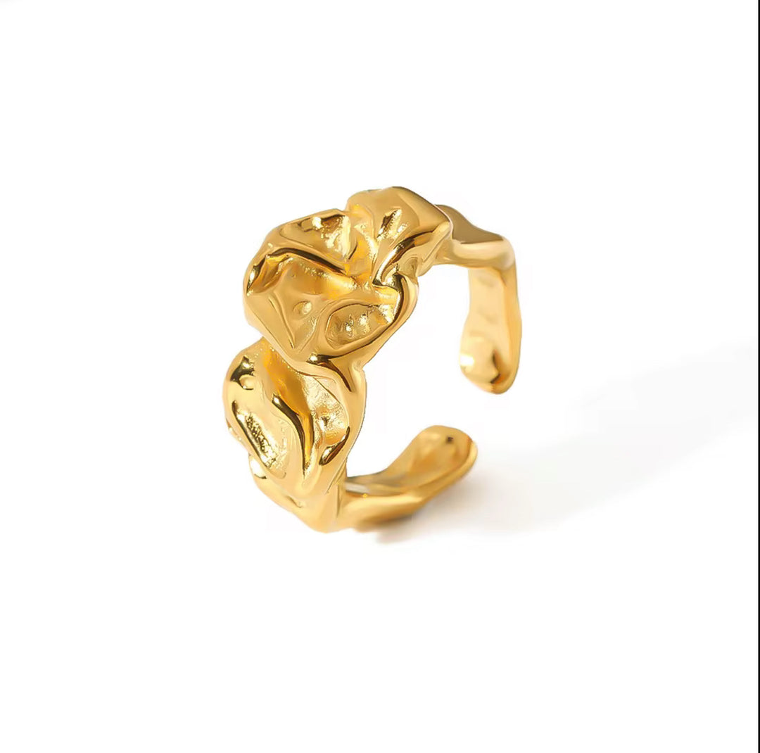Viara Heart Ring