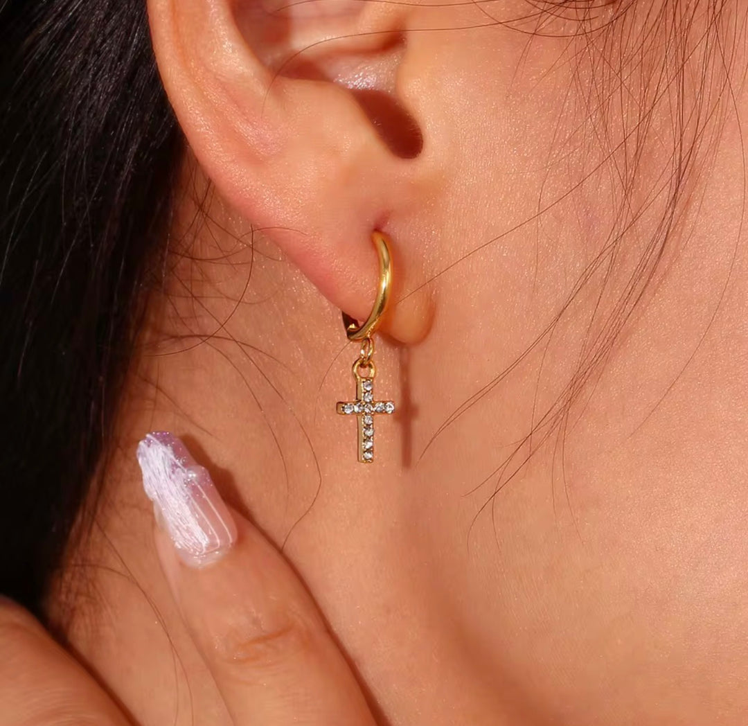 Veya Petite Drop Earrings