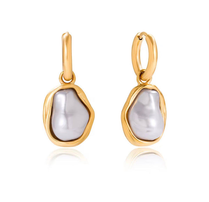 Anya Soft Pearl Earrings
