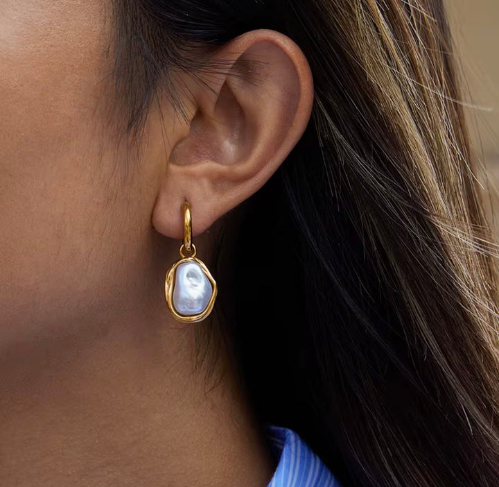 Anya Soft Pearl Earrings