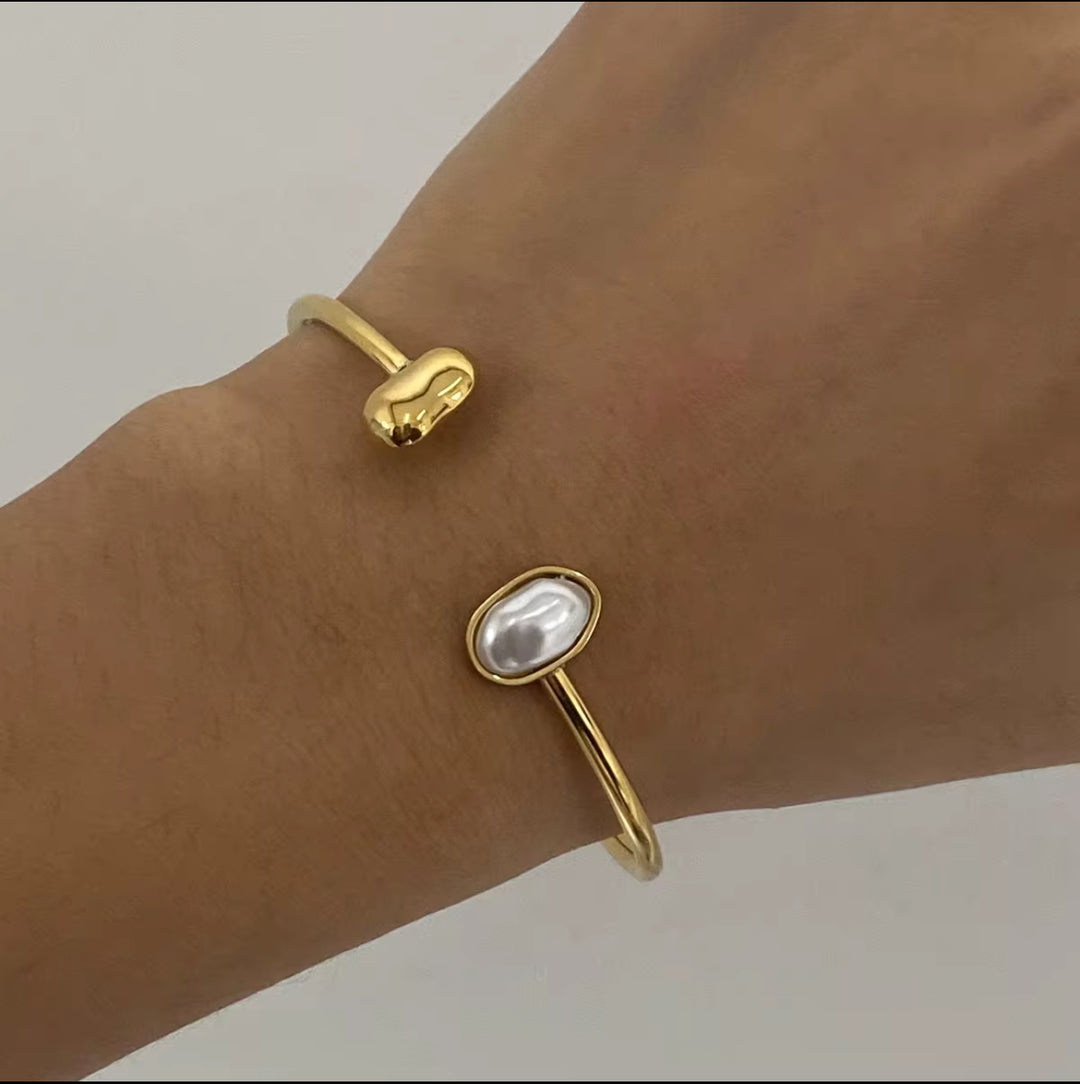 Lina Pearl Bangle
