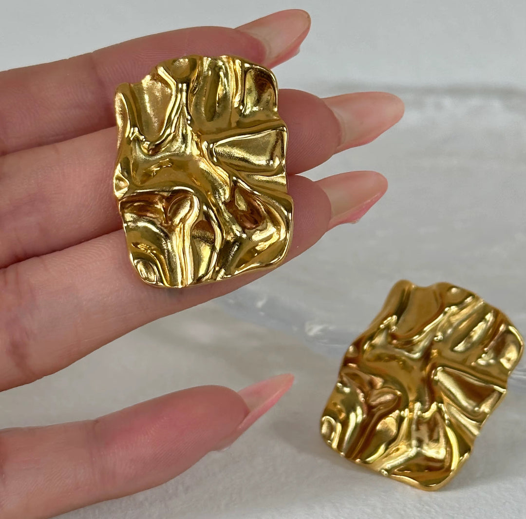 Rhea Crinkle Stud Earrings